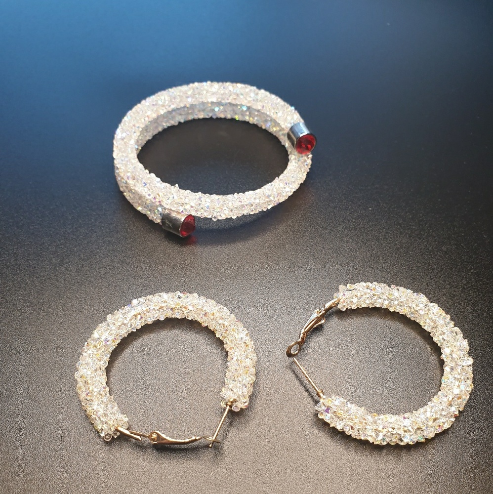Gorgeous set- bracelet and earrings